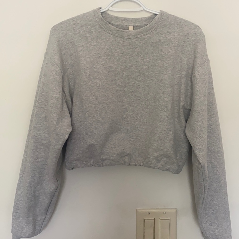 Babaton cropped grey crew